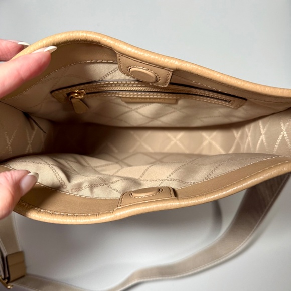 Michael Kors Crossbody - Picture 3 of 3